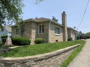 Detached House with xxxx sqft, x Bedrooms, xx Bathroo