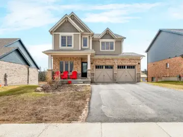 Detached House with x Bedrooms, x Bathrooms