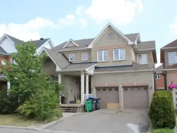 Detached House with xxxx sqft, x Bedrooms, x Bathroom