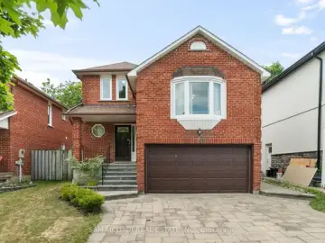 Detached House with x Bedrooms, x Bathrooms