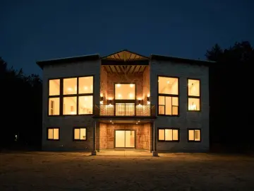 Detached House with xxxx sqft, x Bedrooms, x Bathroom