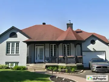 Detached House with x Bedrooms, x Bathrooms