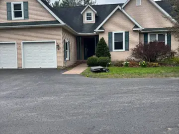 Detached House with xxxx sqft, x Bedrooms, x Bathroom