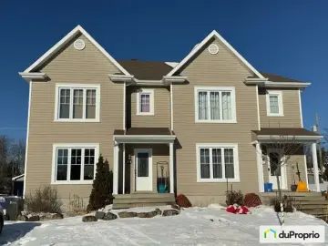 Semi Detached with x Bedrooms, x Bathroom