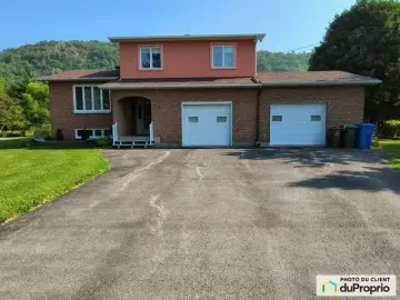 Detached House with x Bedrooms, x Bathrooms