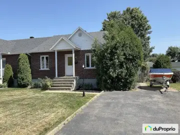 Cottage with x Bedrooms, x Bathrooms