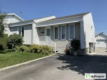 Detached House with x Bedrooms, x Bathroom