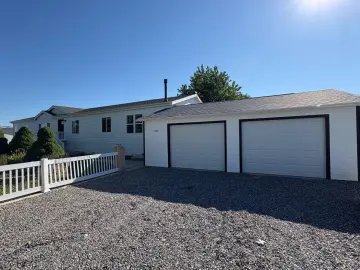 Detached House with xxxx sqft, x Bedrooms, x Bathroom