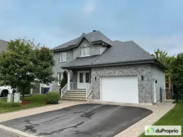 Detached House with x Bedrooms, x Bathrooms