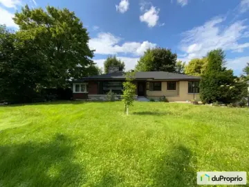 Detached House with x Bedrooms, x Bathrooms