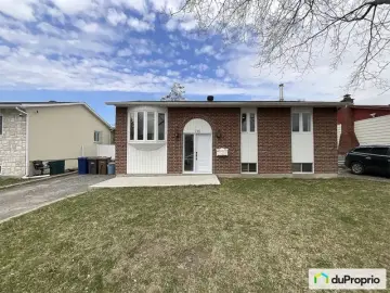 Detached House with x Bedrooms, x Bathrooms