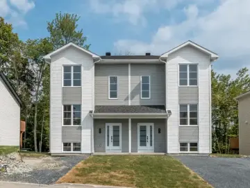Detached House with x Bedrooms, x Bathrooms
