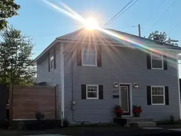 Detached House with x Bedrooms, x Bathroom