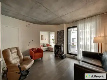 Condominium with x Bedrooms, x Bathroom