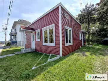 Detached House with x Bedrooms, x Bathroom