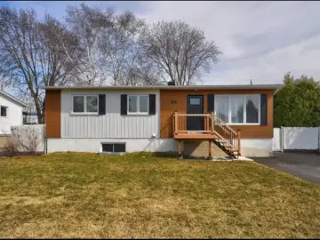 Detached House with x Bedrooms, x Bathrooms