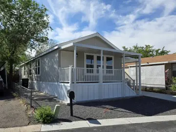 Detached House with xxxx sqft, x Bedrooms, x Bathroom