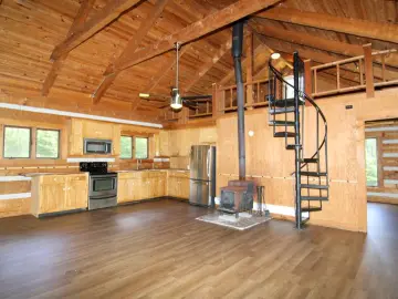 Cottage with xxx sqft, x Bedroom, x Bathroom