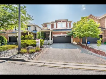 Detached House with xxxx sqft, x Bedrooms, x Bathroom