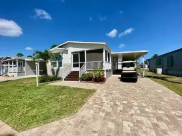 Detached House with x Bedrooms, x Bathrooms
