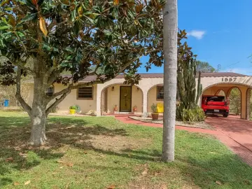 Detached House with xxxx sqft, x Bedrooms, x Bathroom