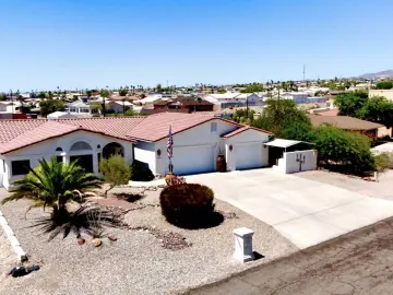Detached House with xxxx sqft, x Bedrooms, x Bathroom