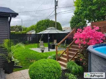 Detached House with x Bedrooms, x Bathrooms