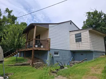 Detached House with xxx sqft, x Bedrooms, xx Bathroom