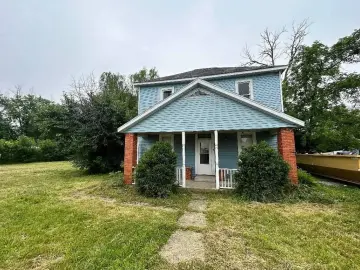 Detached House with xxxx sqft, x Bedrooms, x Bathroom