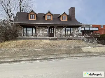 Detached House with x Bedrooms, x Bathrooms