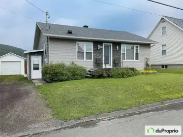 Detached House with x Bedrooms, x Bathroom