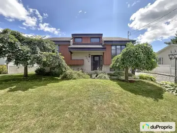 Detached House with x Bedrooms, x Bathrooms