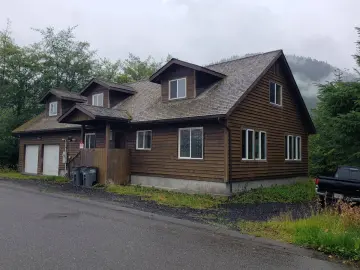 Cottage with xxxx sqft, x Bedrooms, xx Bathrooms