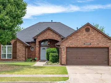 Detached House with xxxx sqft, x Bedrooms, x Bathroom