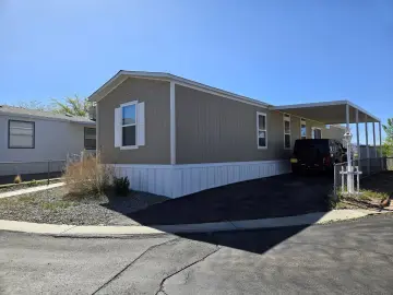 Detached House with xxxx sqft, x Bedrooms, x Bathroom