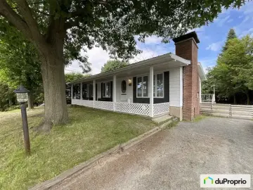 Detached House with x Bedrooms, x Bathroom