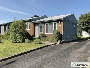 Detached House with x Bedrooms, x Bathroom