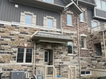 Semi Detached with xxxx sqft, x Bedrooms, x Bathrooms