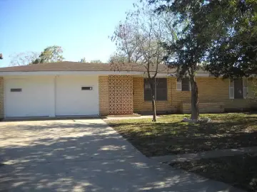 Detached House with xxxx sqft, x Bedrooms, x Bathroom