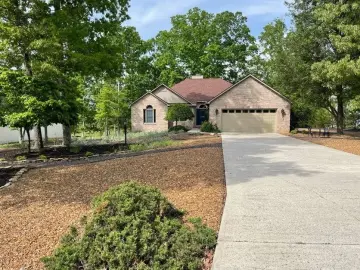 Detached House with x Bedrooms, x Bathrooms