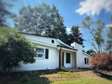 Detached House with x Bedrooms, x Bathrooms