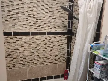 Detached House with x Bedrooms, x Bathrooms