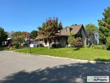 Detached House with x Bedrooms, x Bathrooms