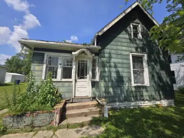 Detached House with x Bedrooms, x Bathroom