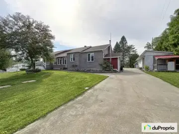 Detached House with x Bedrooms, x Bathrooms