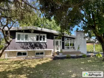 Cottage with x Bedrooms, x Bathrooms