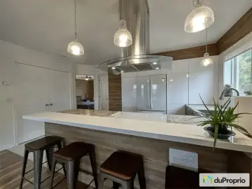 Condominium with x Bedrooms, x Bathroom