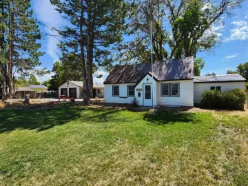 Detached House with x Bedrooms, xx Bathrooms