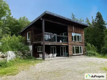 Detached House with x Bedrooms, x Bathrooms
