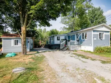 Detached House with x Bedrooms, x Bathroom